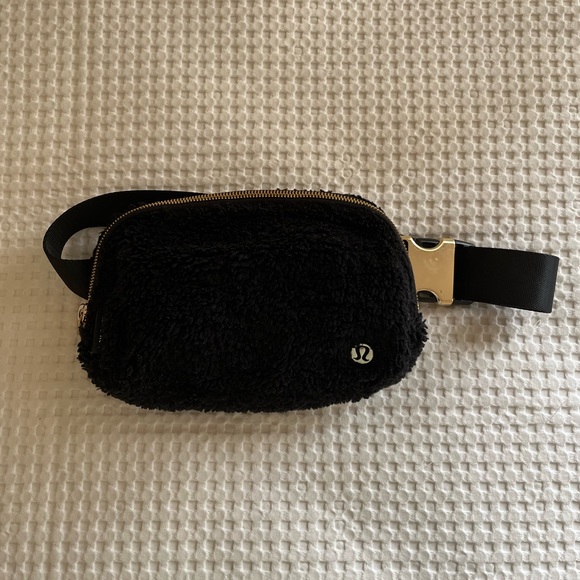 Lululemon Fleece Everywhere Belt Bag 1L BLACK - Picture 1 of 5